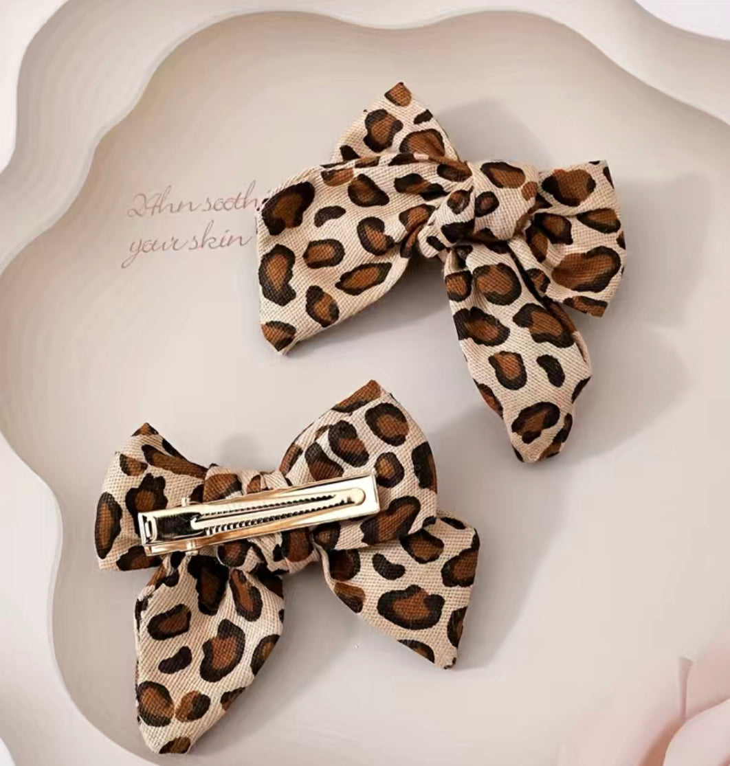 Leopard Side Clip