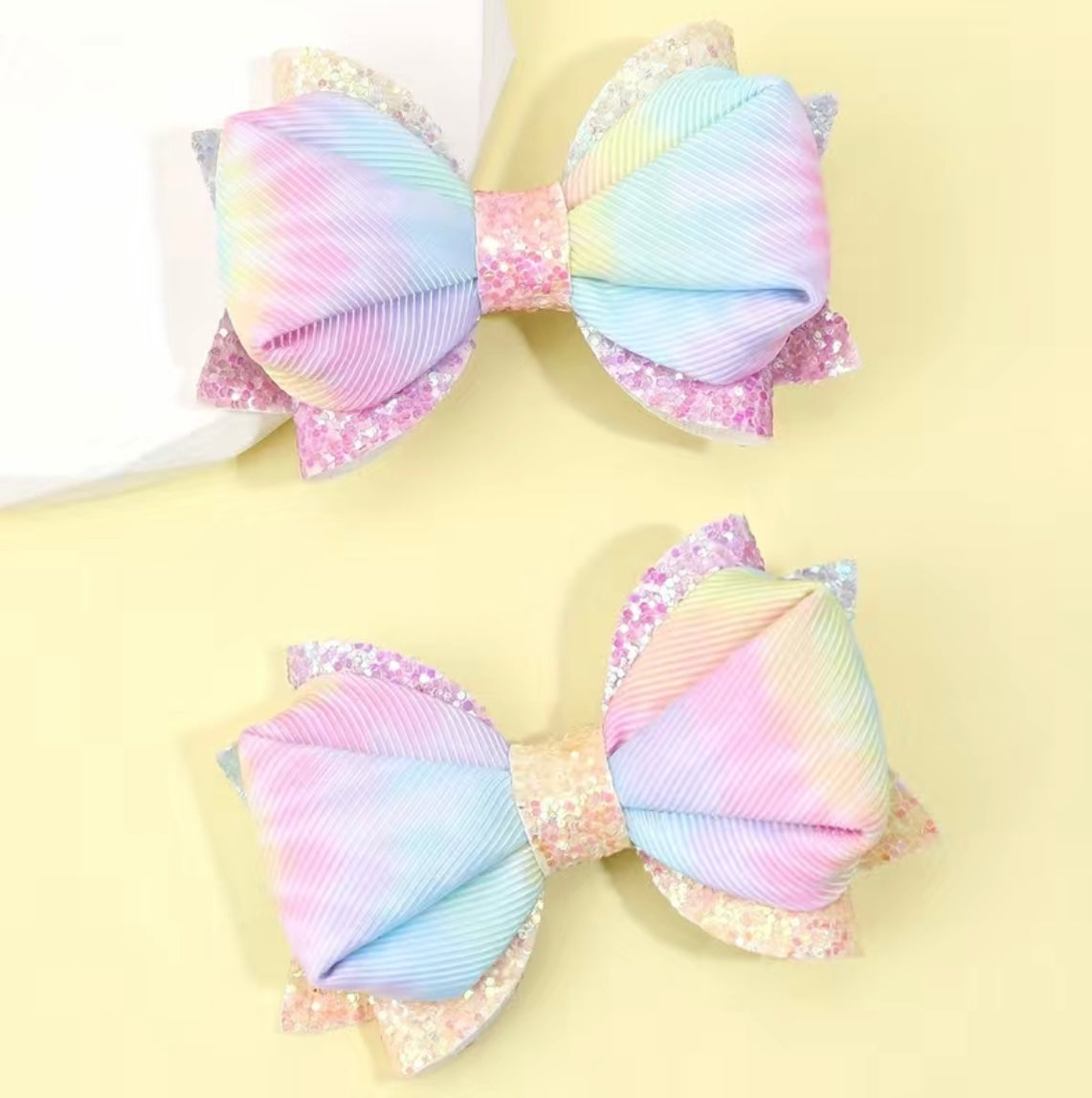 Gradient Color Bow Clip